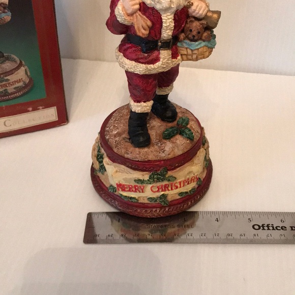 Musical Collectable Santa Figurine by Windsor - Picture 4 of 7